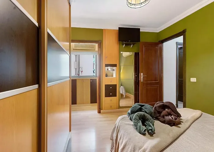 Frente Al Estadio Y Ramblas *